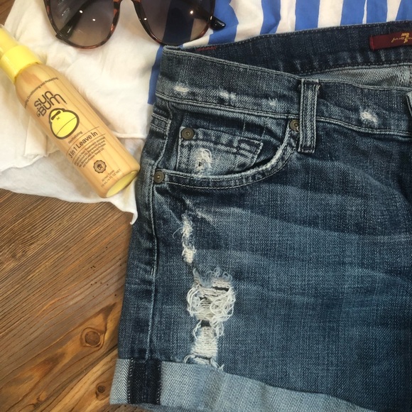 7 For All Mankind Relaxed Mid Rollup Short Sz 25 - Picture 3 of 7